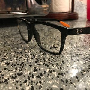 RAY-BAN RX7025